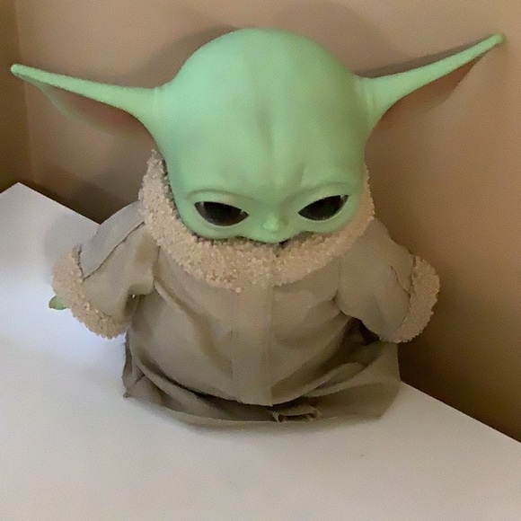 Mattel Baby Yoda Plush Toy with Tan Coat Preloved - Picture 2 of 5